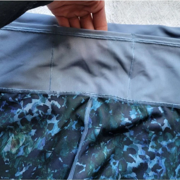 Lululemon Blue Printed High Rise Running In The City  7/8 Tights Mesh panels in - Picture 9 of 15